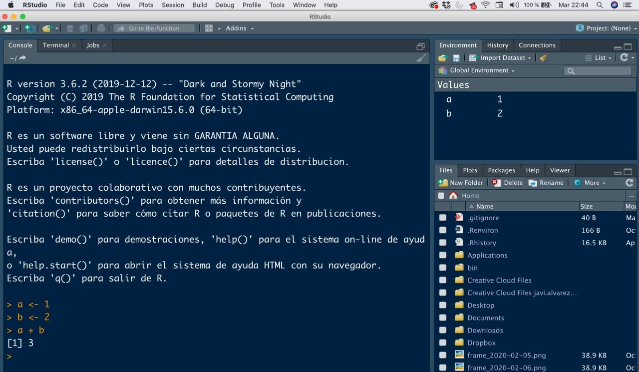 Lanzando a consola nuestras primeras órdenes en RStudio.